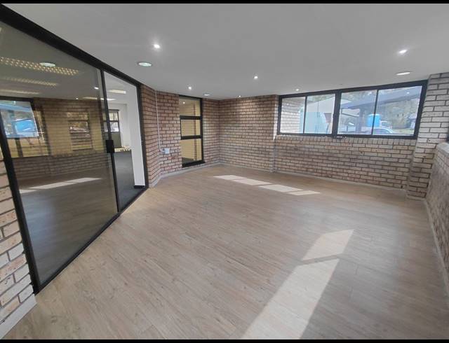 149M² OFFICE TO LET IN HURLINGHAM